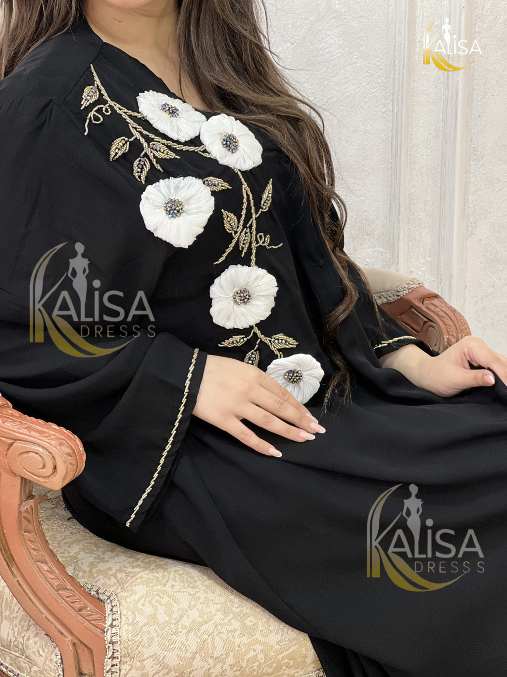 عباءة فلورا