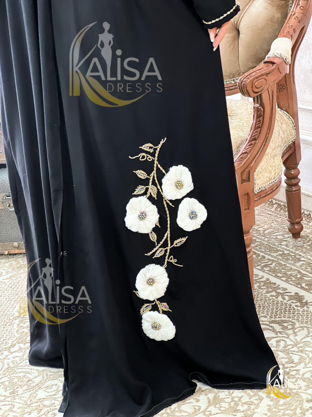 عباءة فلورا